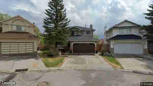 32 Hawktree Gr NW