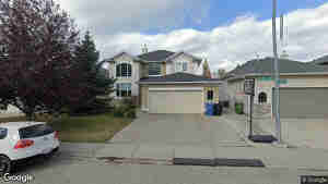 82 Simcoe Crescent SW