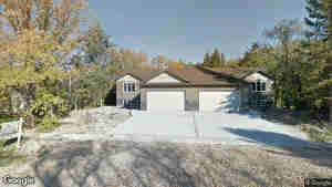 15 Pine Avenue