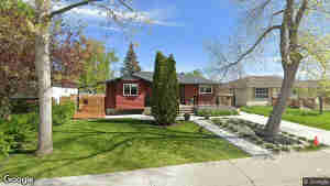 2001 Cottonwood Crescent SE