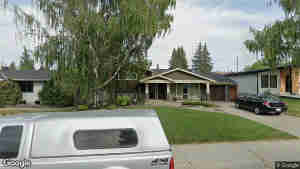 132 Waterloo Drive SW